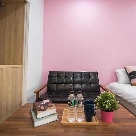 Bird Series B&B&Hostel複合式民宿#本國旅客須先匯款 Tainan Eksteriør bilde