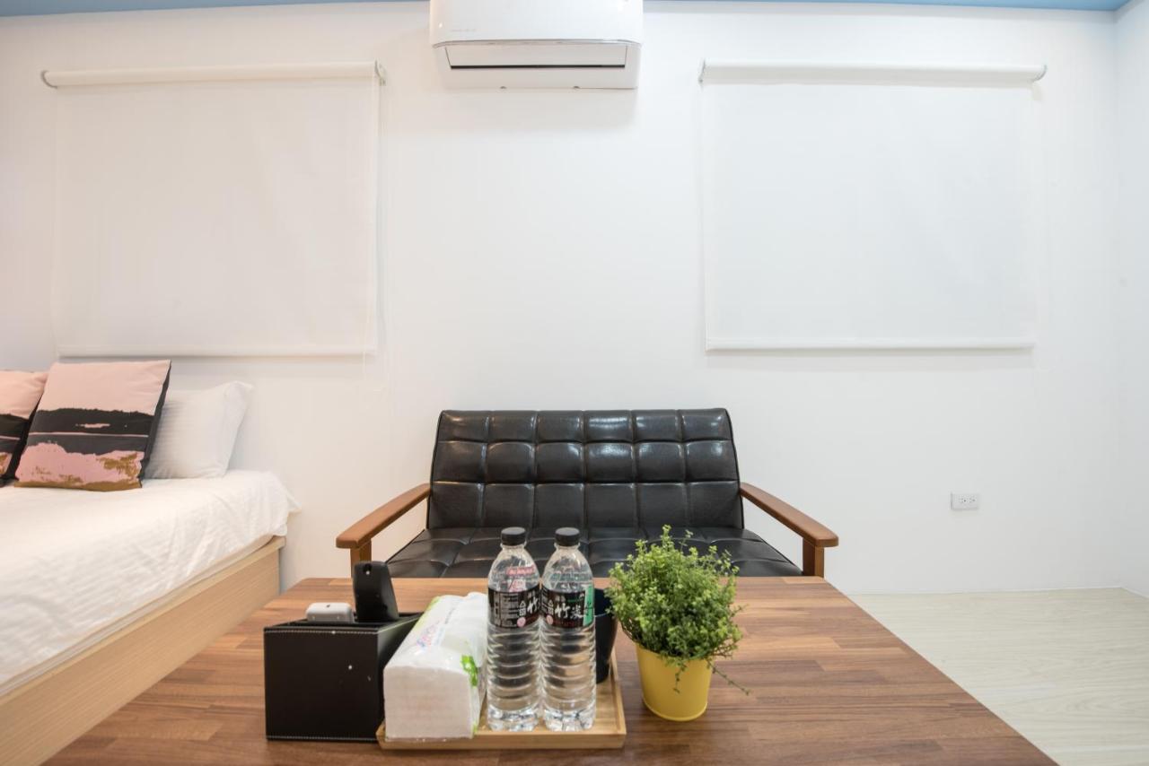 Bird Series B&B&Hostel複合式民宿#本國旅客須先匯款 Tainan Eksteriør bilde